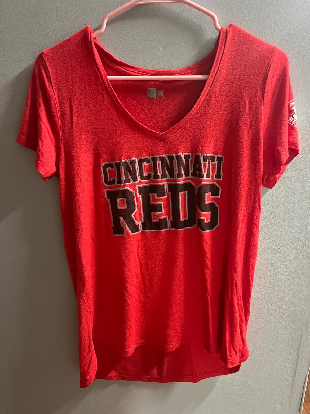 Cincinnati Reds Red V-Neck Tee